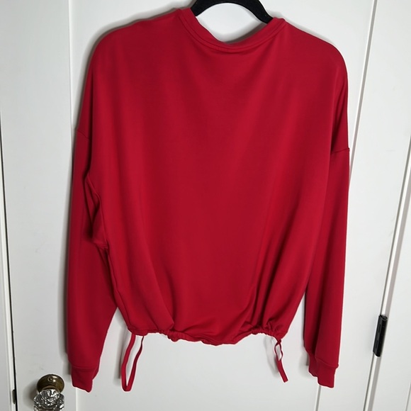 🛍️Fabletics luxe cinched pullover sweatshirt persimmon red L slightly cropped - Picture 5 of 6